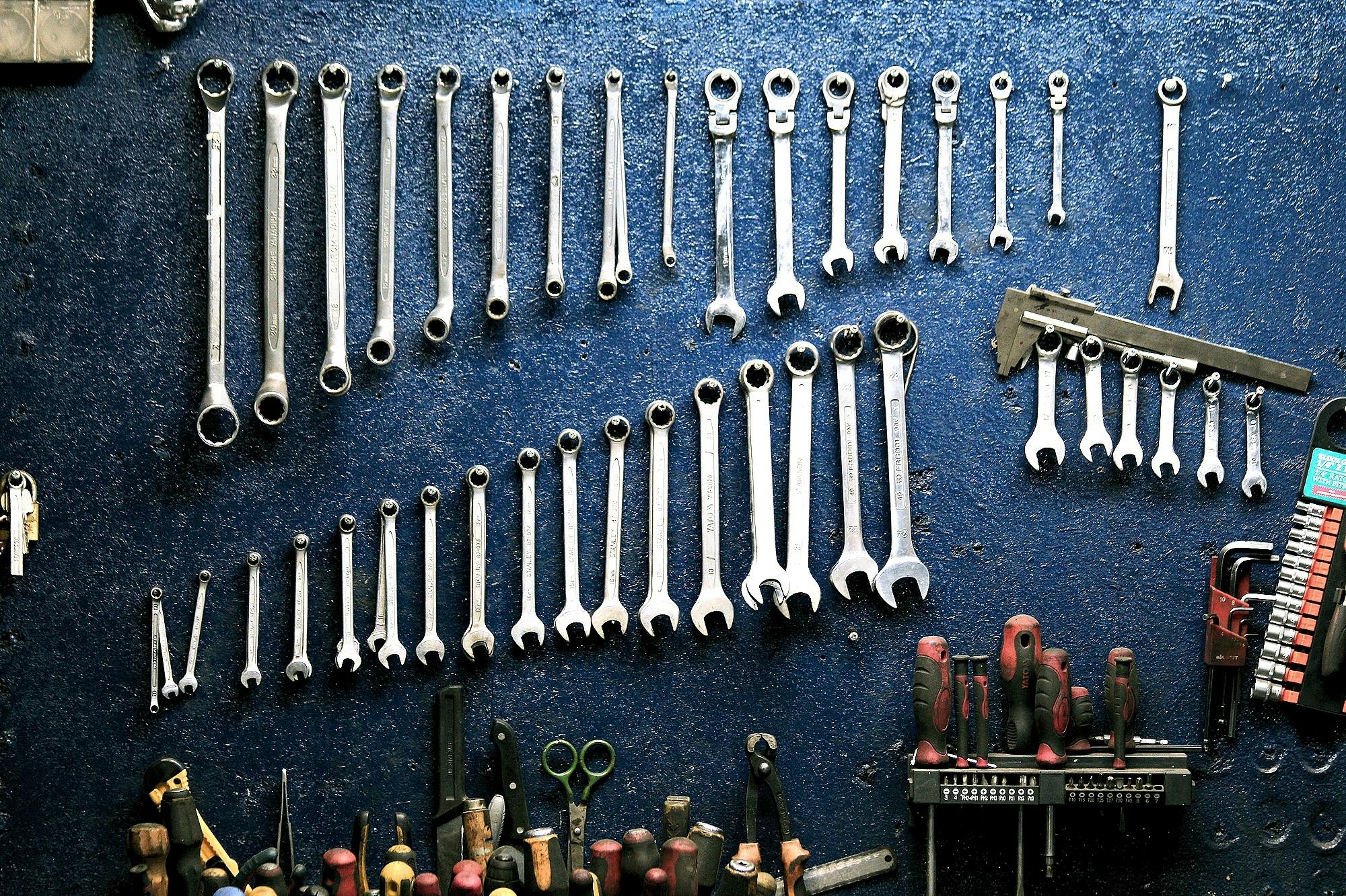 pexels-pixabay-162553 workshop